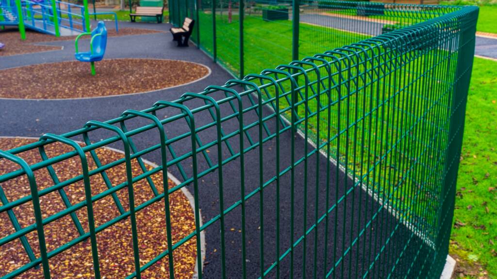ROLLTOP TOP DETAIL AND FENCE 2